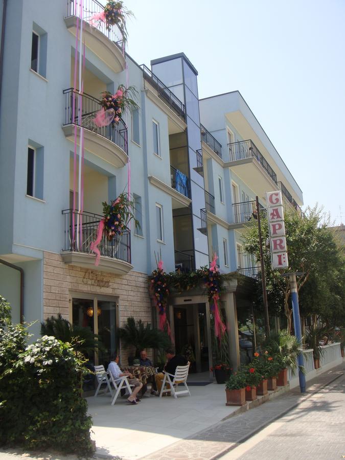 בלריה-איגאה מרינה Hotel Capri מראה חיצוני תמונה