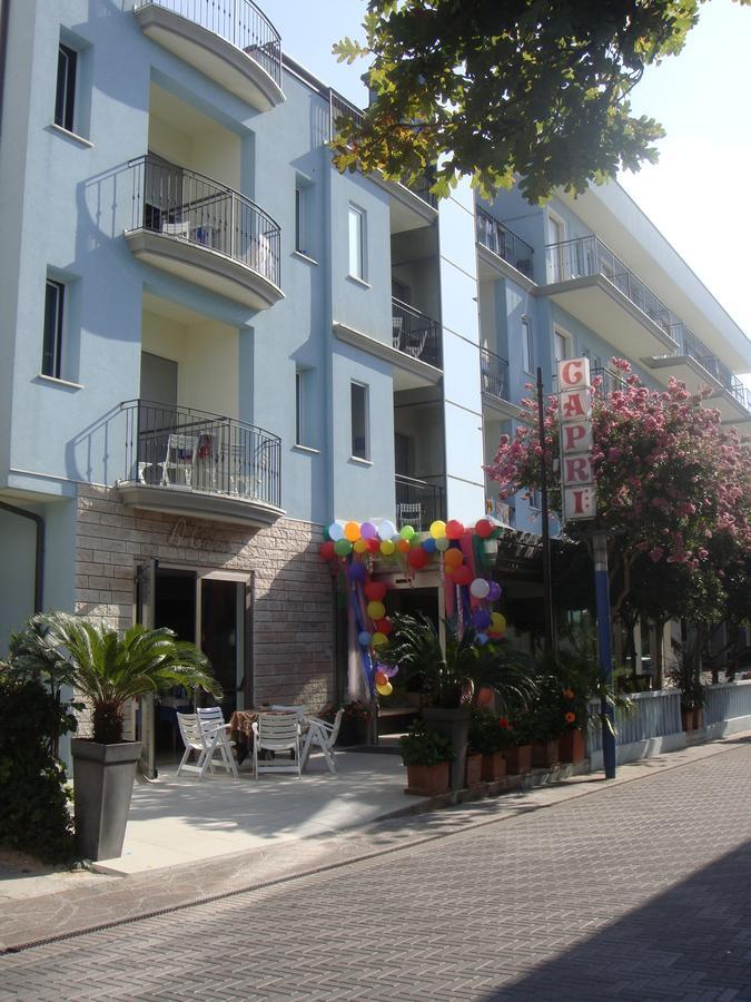 בלריה-איגאה מרינה Hotel Capri מראה חיצוני תמונה