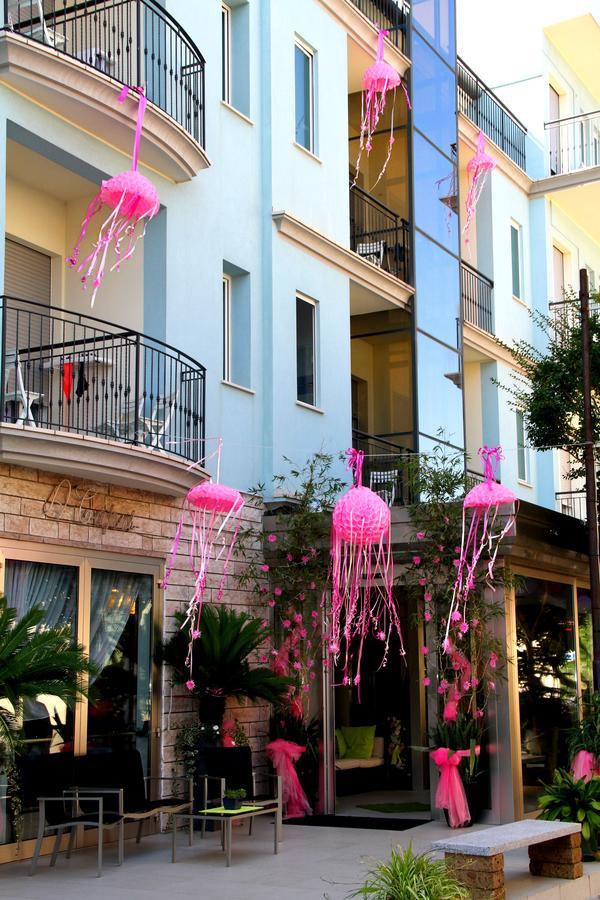 בלריה-איגאה מרינה Hotel Capri מראה חיצוני תמונה