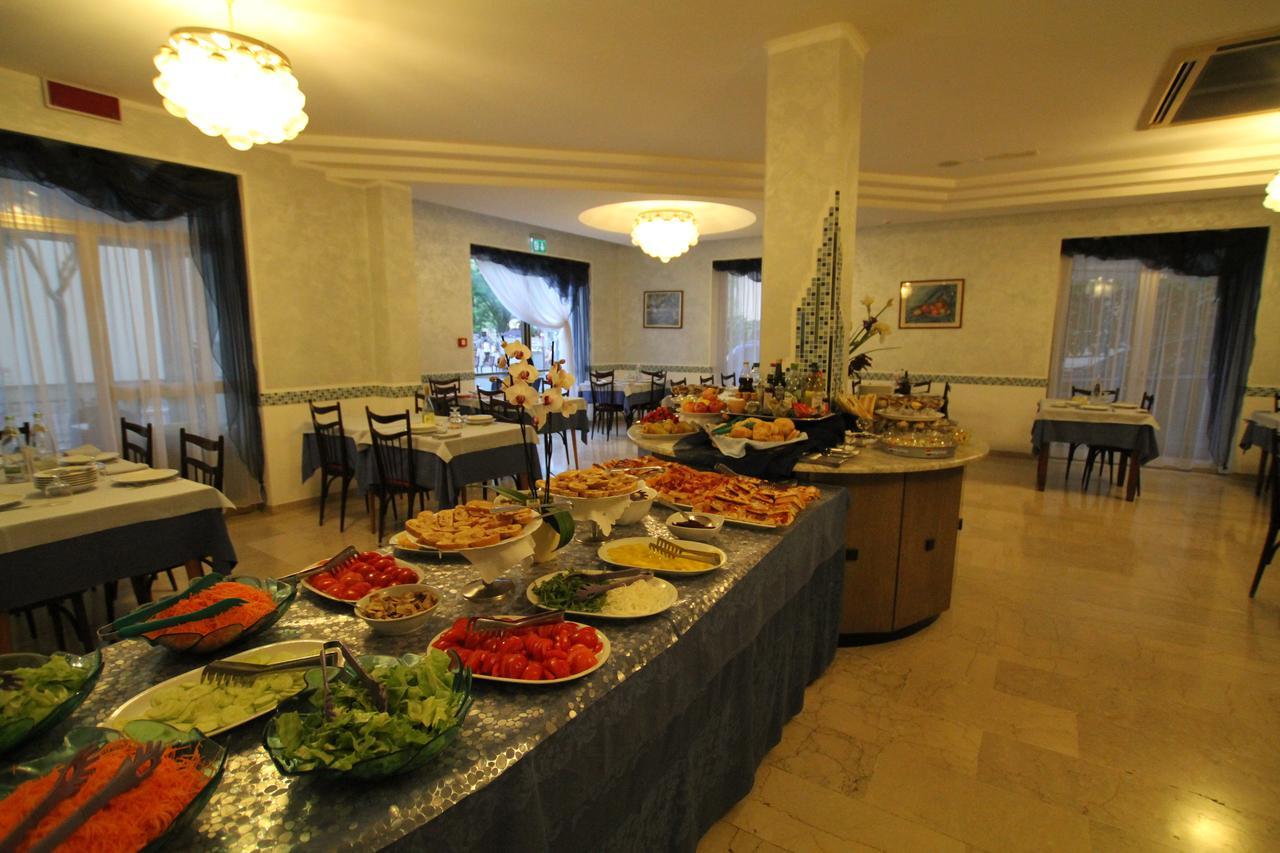 בלריה-איגאה מרינה Hotel Capri מראה חיצוני תמונה